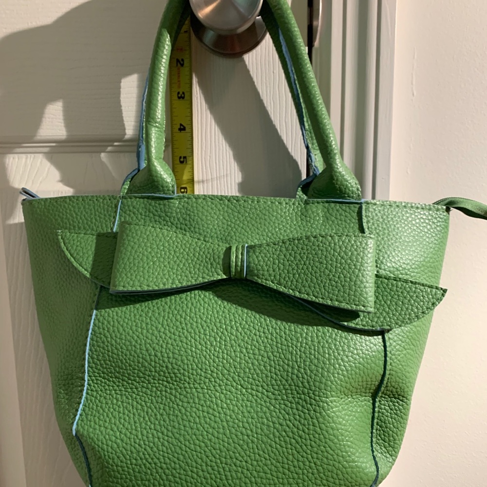 Hand bag